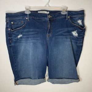 Torrid Bermuda Shorts Distressed Size 24